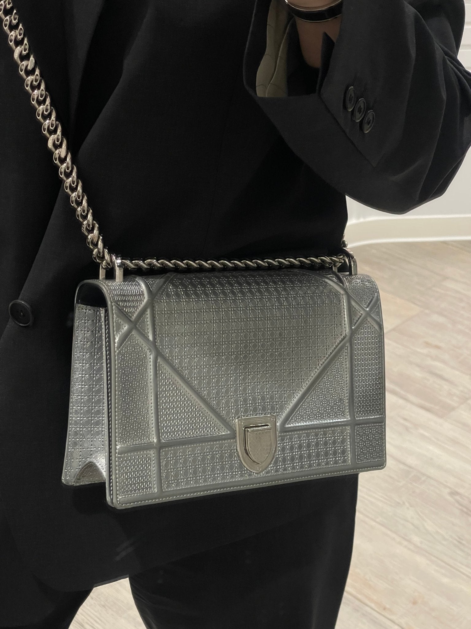 Dior - Sac Diorama argenté - Les Folies d&