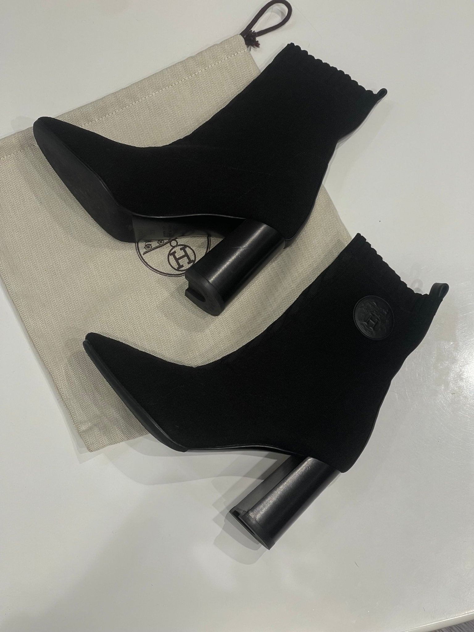 Hermès - Bottines H noires T39,5 - Les Folies d&