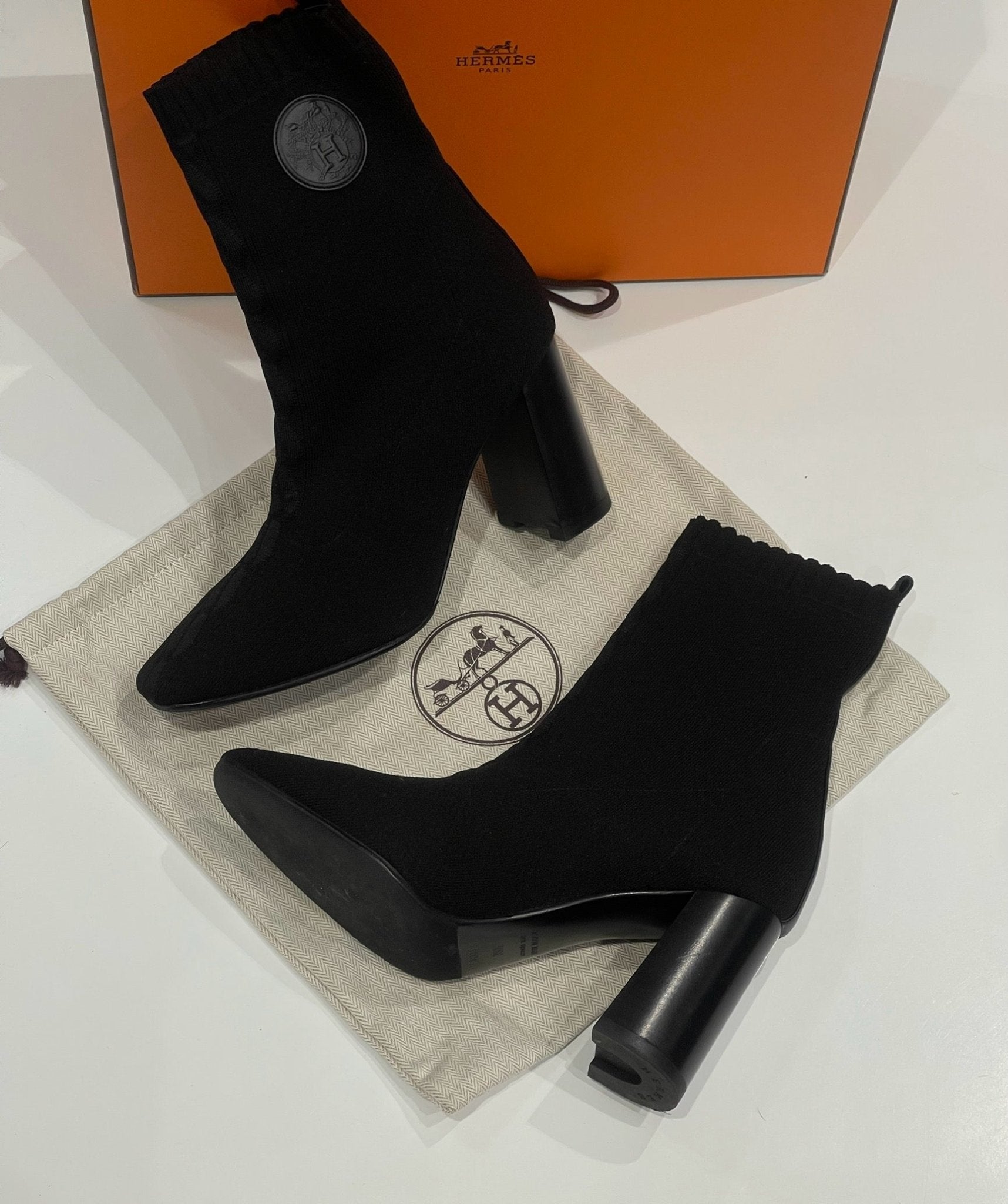 Hermès - Bottines H noires T39,5 - Les Folies d&