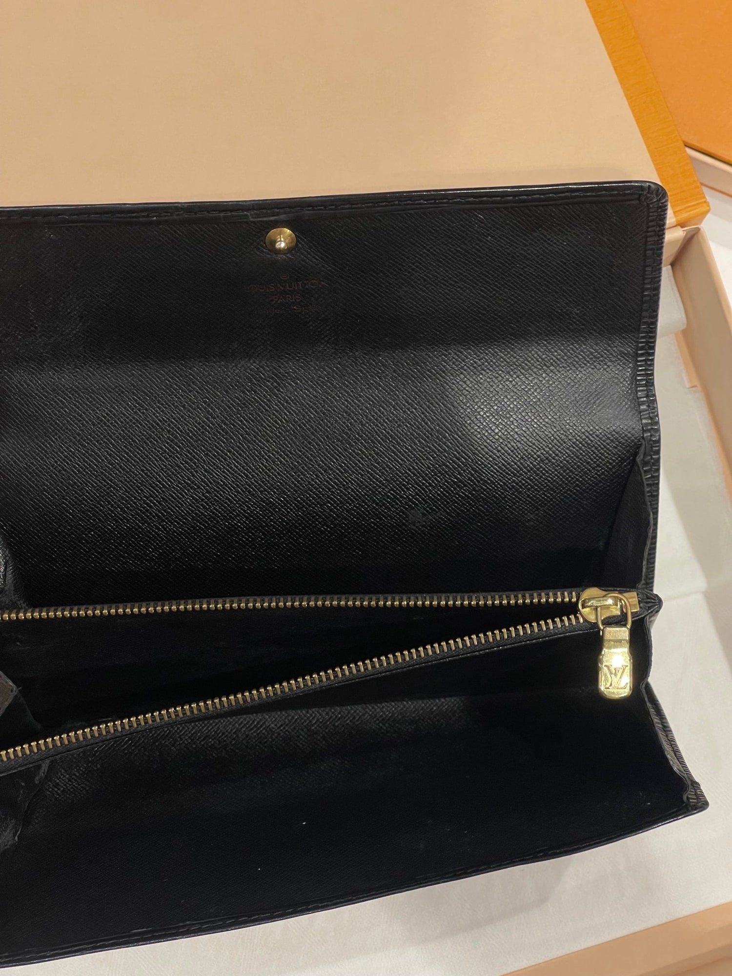 Louis Vuitton - portefeuille cuir épi noir - Les Folies d&
