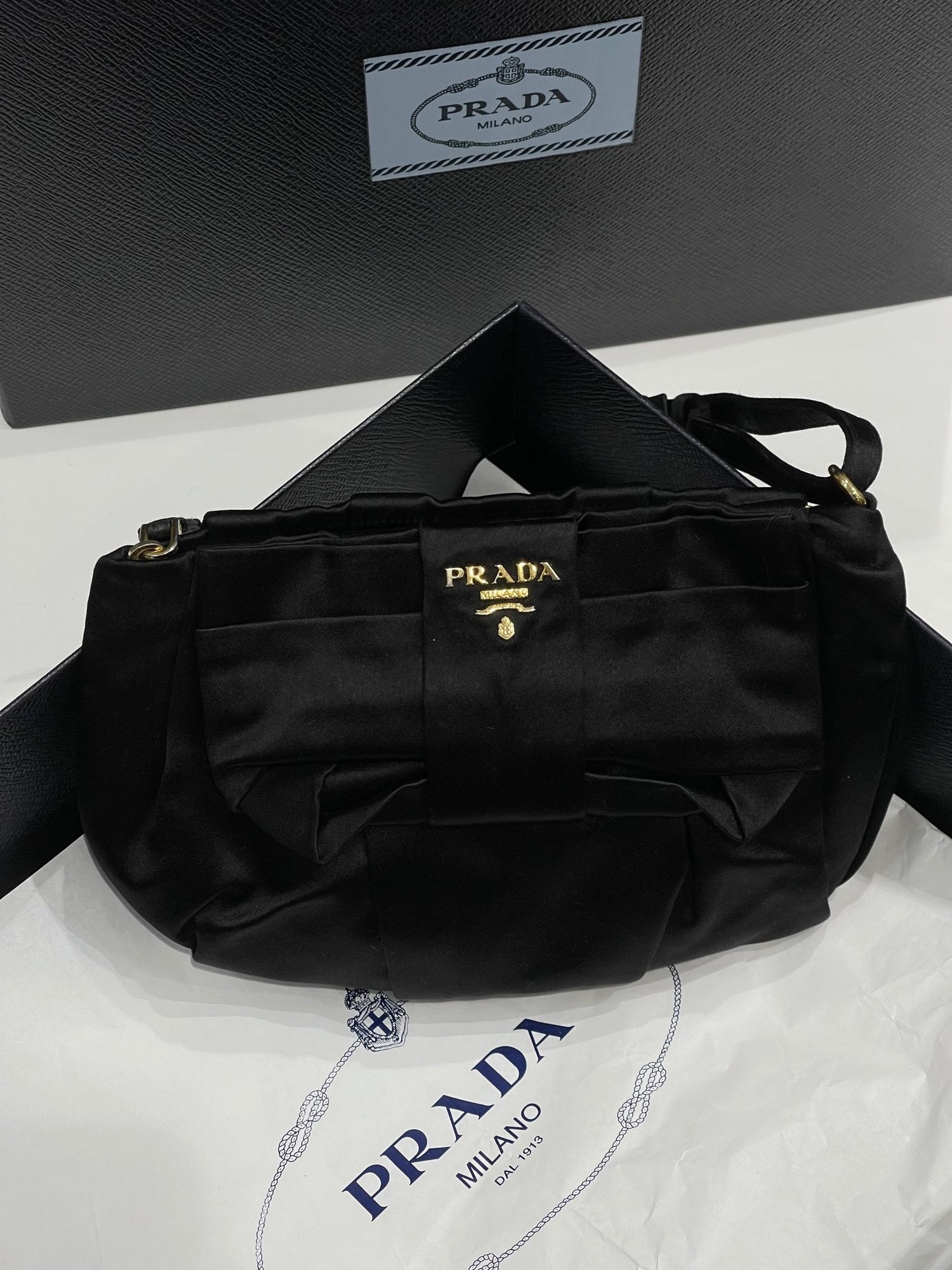 Prada - Pochette noire - Les Folies d&