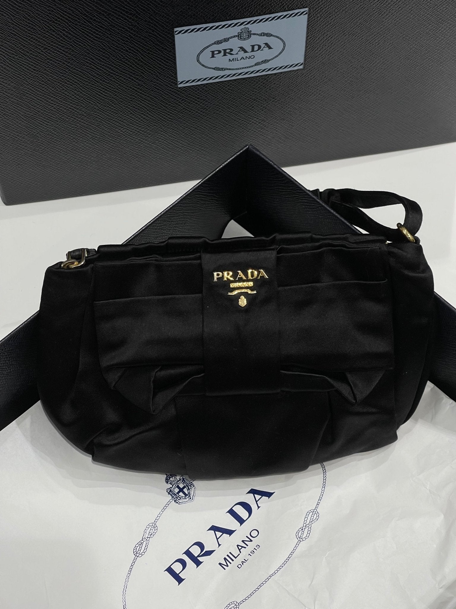 Prada - Pochette noire - Les Folies d&