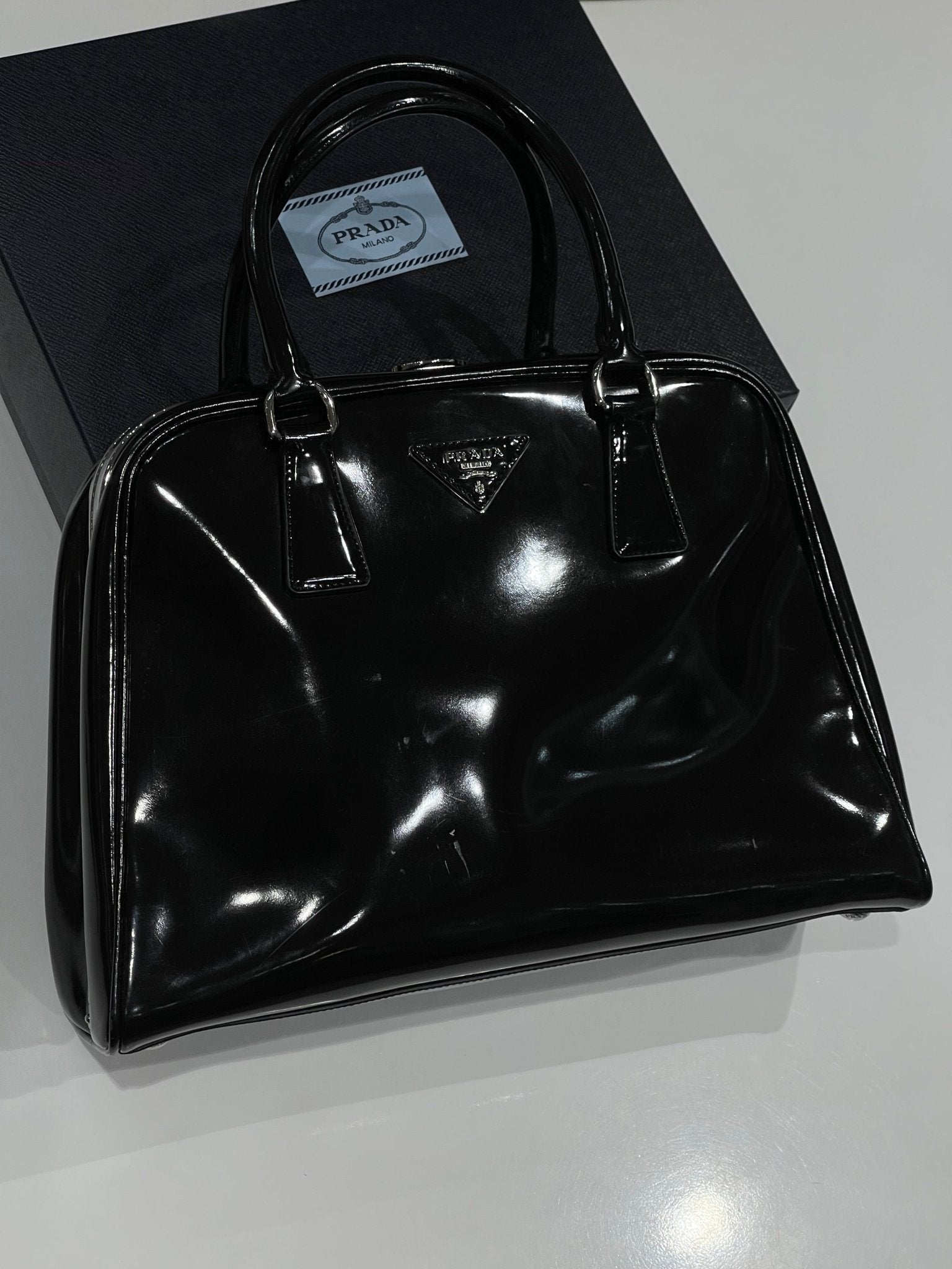 Prada Eisschwarze Pyramid Tasche